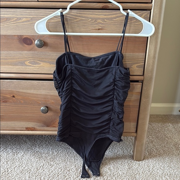Black Ruched Women’s Abercrombie bodysuit - Picture 2 of 3